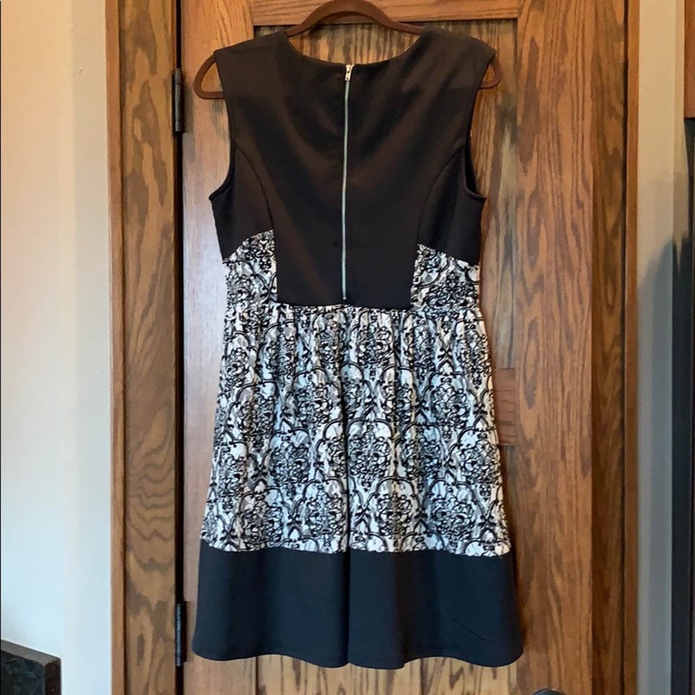 Black & white lace dress - Picture 5 of 5